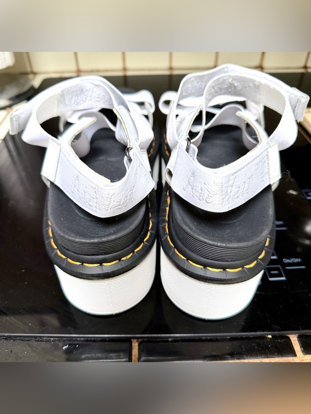 DR. MARTENS SANDALS KIMBER LOGO WEB STRAP PLATFORM WHITE BLACK FOOTBED SZ 6 EUC - Picture 4 of 6